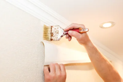Pose de papier peint à Malleret — revêtements muraux et toiles de verre